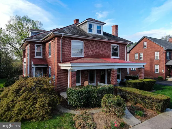 1954 Linden St, East Petersburg, PA 17520