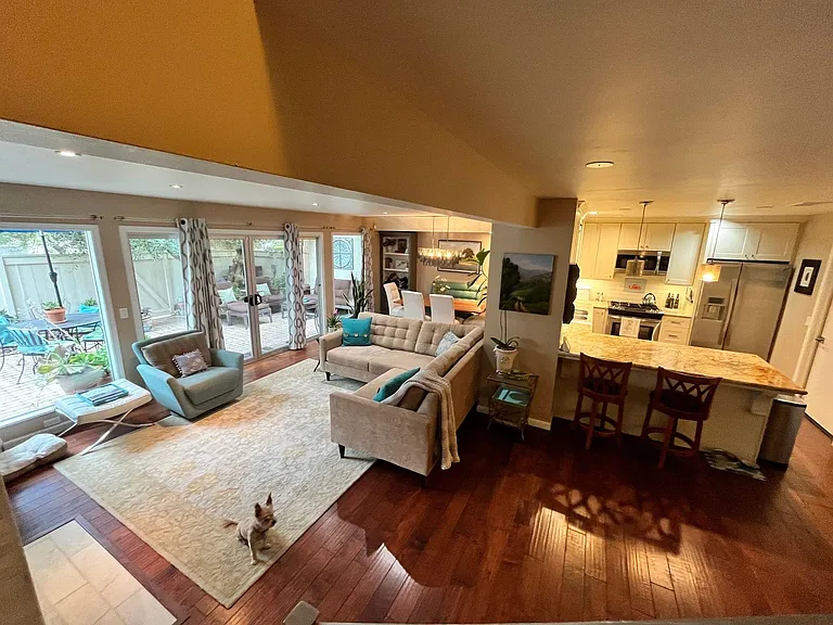 2063 Village Ln — Photo 3