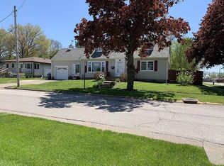 100 Parkington Dr, Muscatine, IA 52761