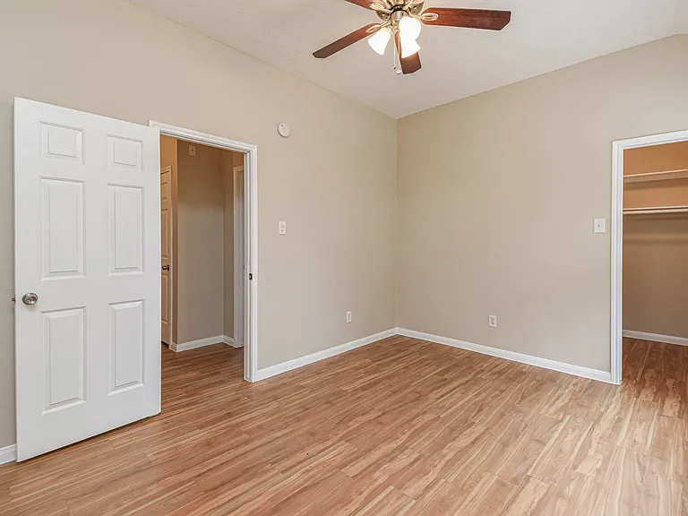9523 Tallow Tree Dr — Photo 11
