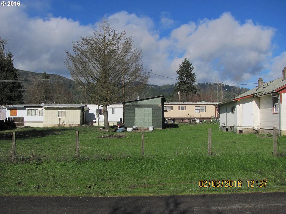 2nd image of 410 Maple St