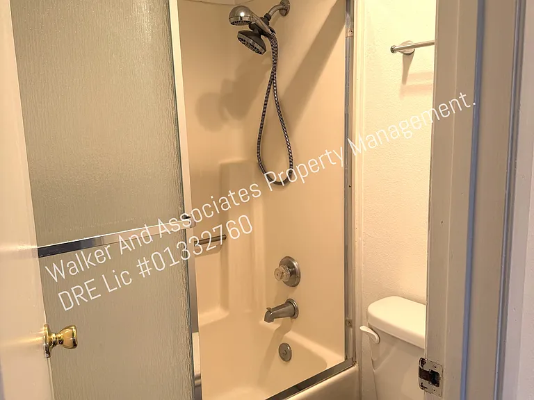 2406 Village Grn — Photo 11