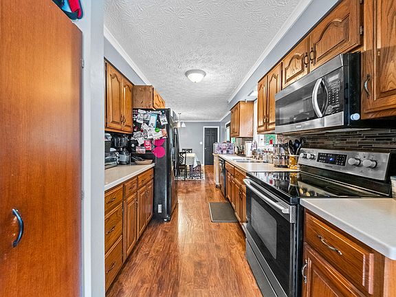 5th image of 112 Meadowlark Rd