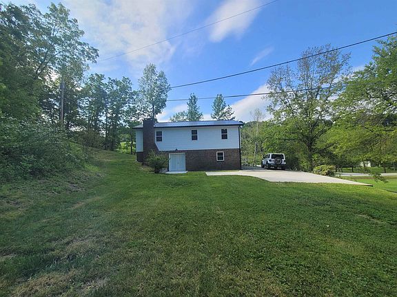 3rd image of 3741 Cannonsburg Rd