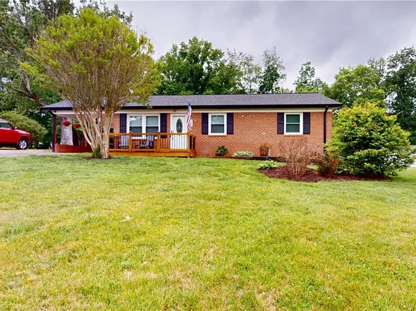161 Washington Ave, Mount Airy, NC 27030
