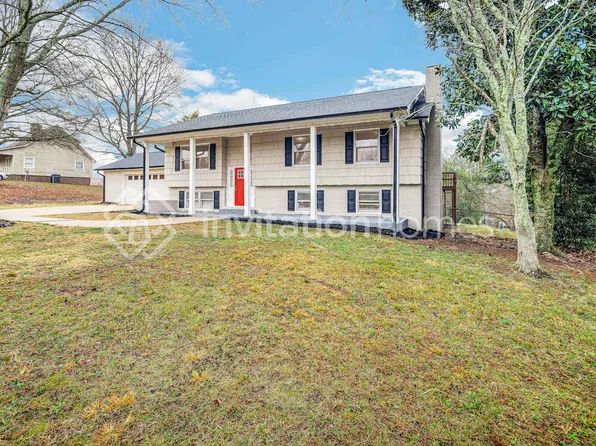 2101 Stallings Rd, Harrisburg, NC 28075