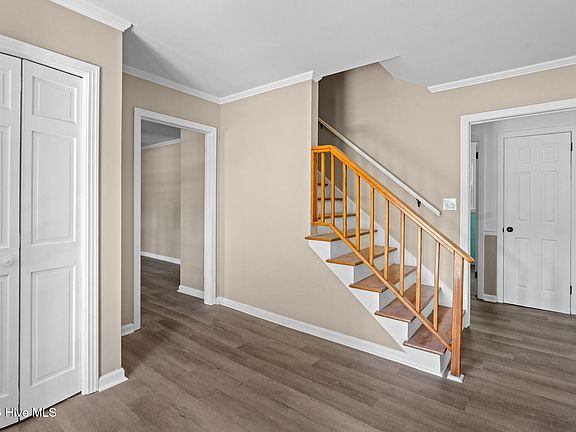 5th image of 755 Cumberland Circle