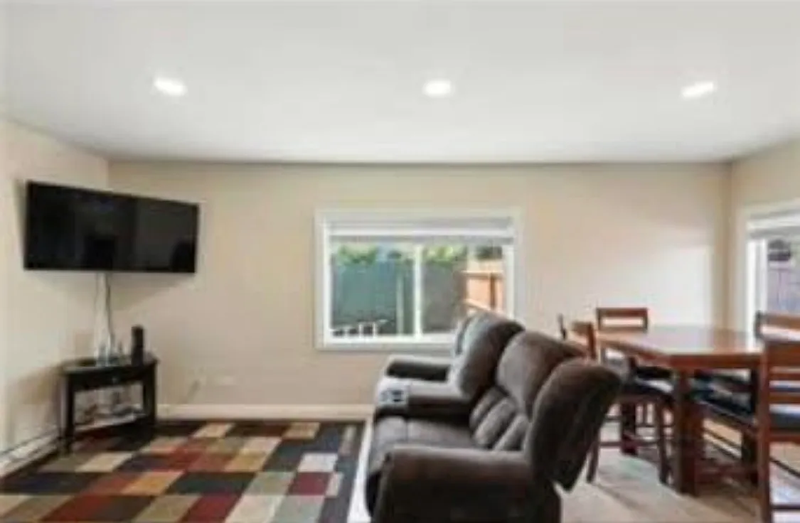 2 bed, 938 sqft, $1,850 — Photo 2