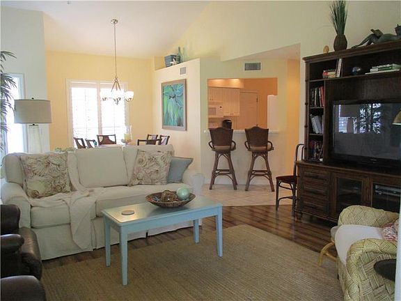3rd image of 7676 Sweetbay Cir