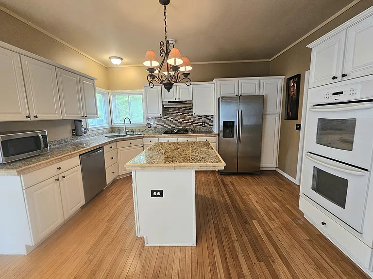 29221 Fieldstone — Photo 17