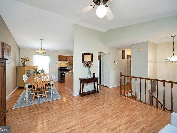 3rd image of 7022 Soulier Ln