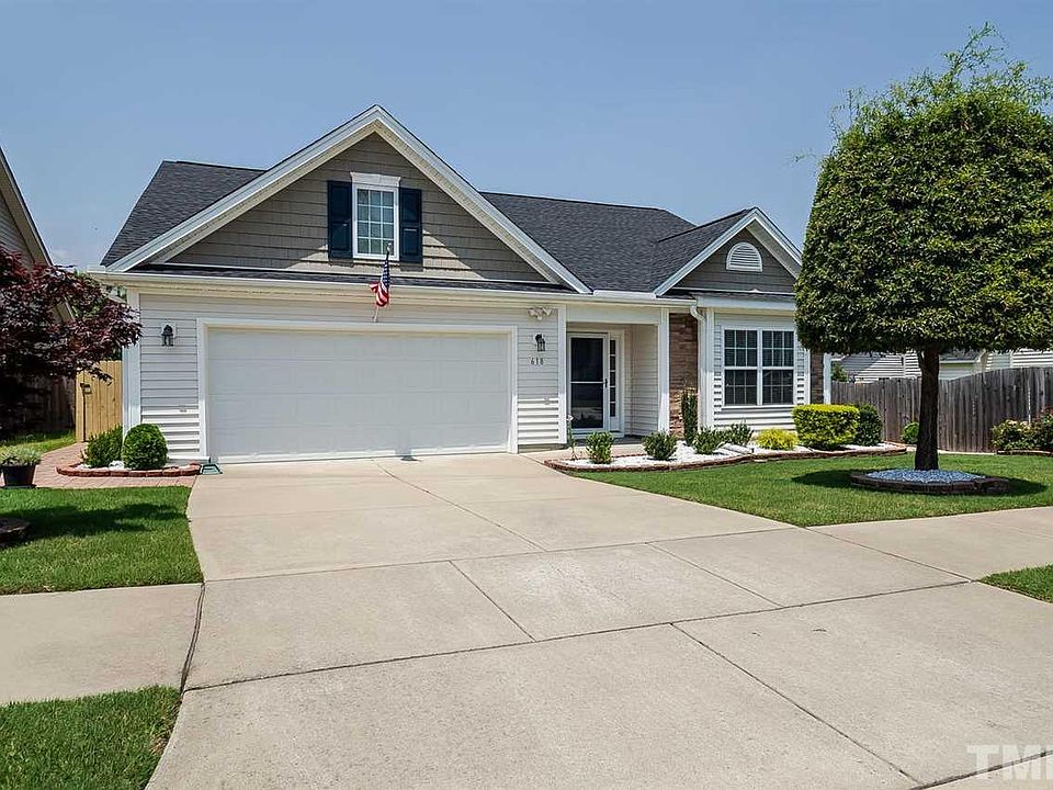 1st image of 618 Monterey Pine Dr
