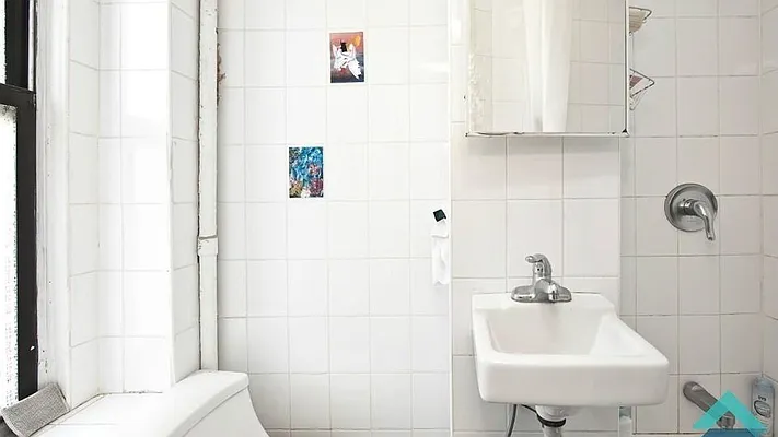 Rented by Nooklyn NYC LLC | media 4