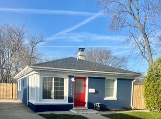 2221 Foster St, Evanston, IL 60201