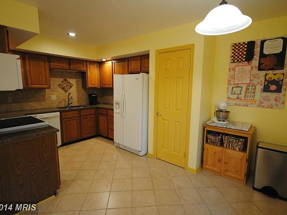 3rd image of 711 Herndon Woods. Ct