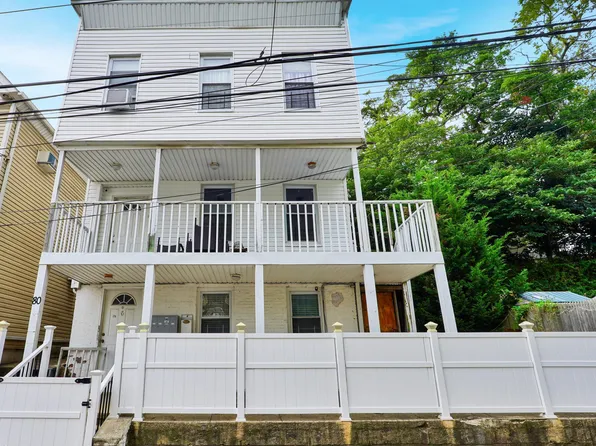 80 Brewster St, Staten Island, NY 10304