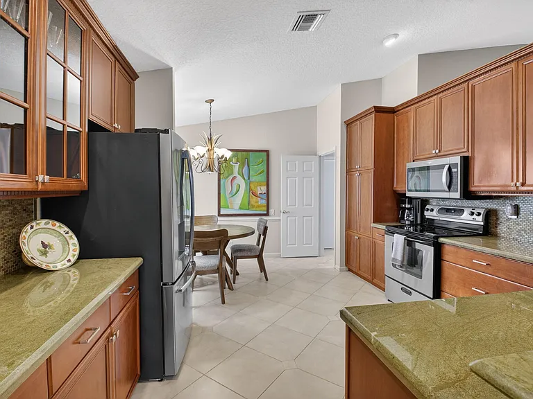5256 Glenville Dr — Photo 24