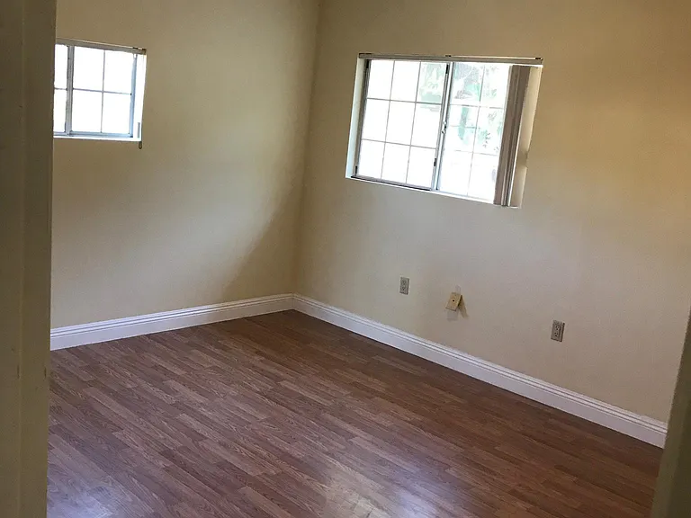 5538 Riverton Ave #A — Photo 14