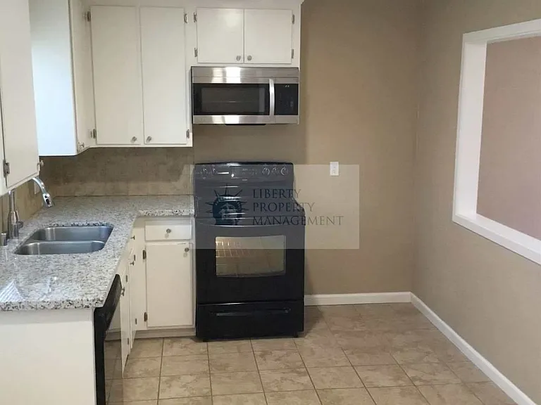 842 Amber Pl — Photo 4