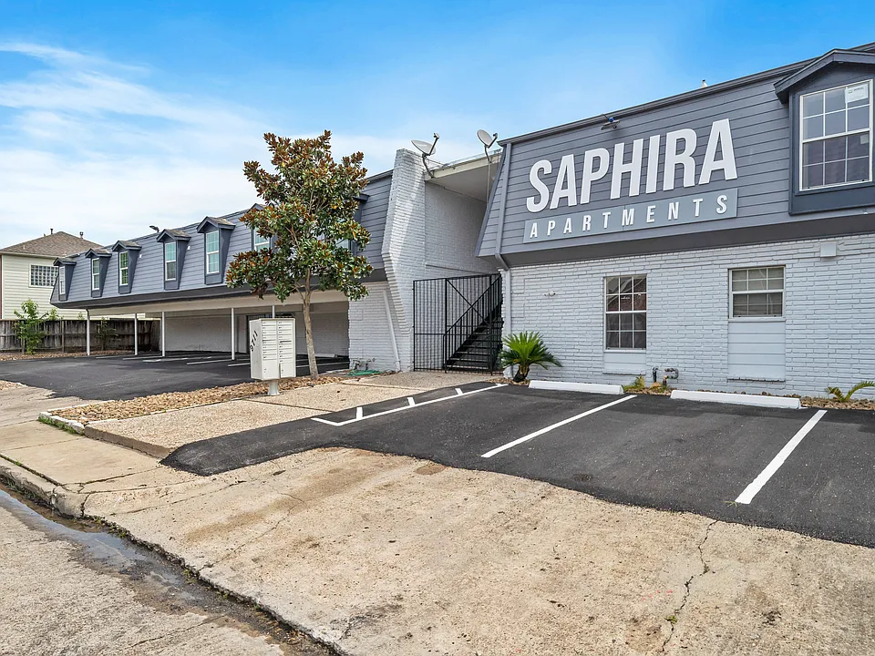 Saphira Apartments