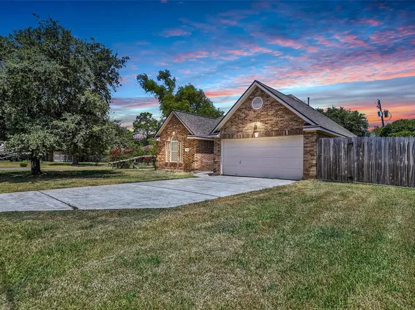 1015 San Jacinto Street, La Porte, TX 77571