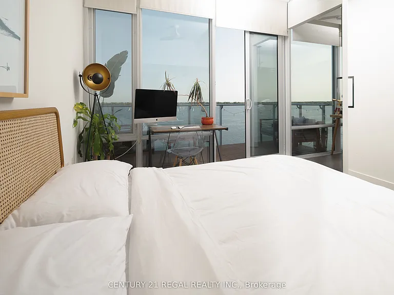 29 Queens Quay E #1014 — Photo 18