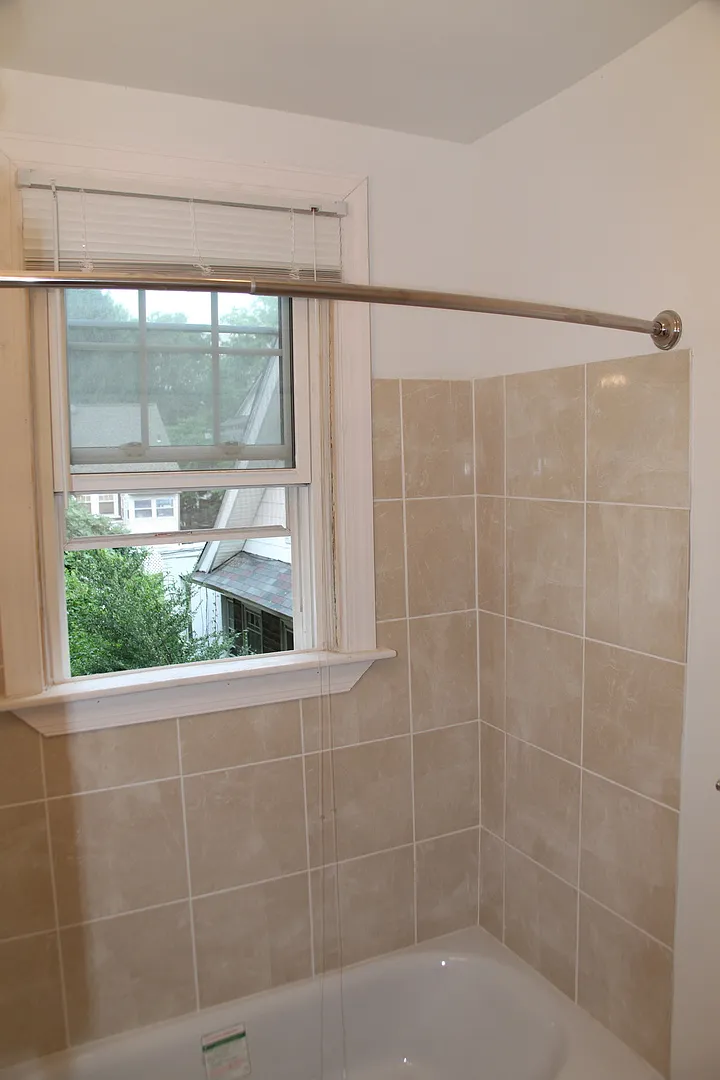 2033 E Darby Rd #1B photo 1