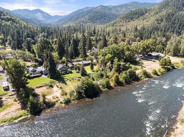 6460 Rogue River Hwy, Grants Pass, OR 97527