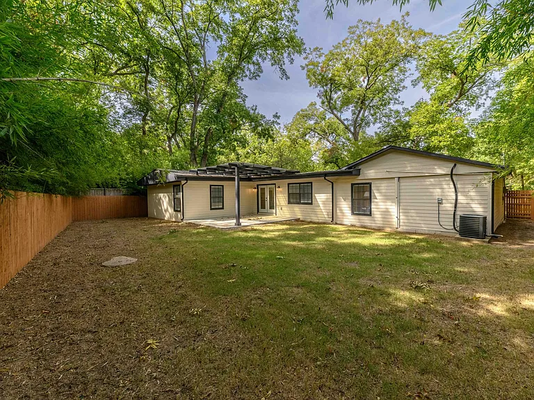 8328 Barbaree Blvd — Photo 22
