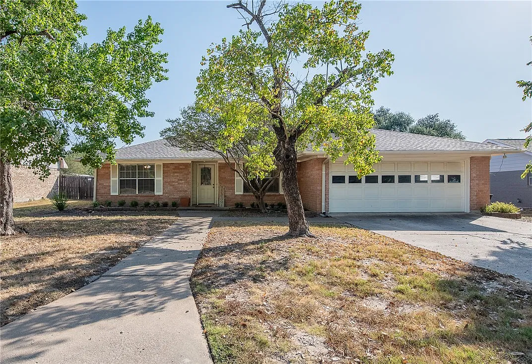 4 bed, 1546 sqft, $2,000 — Photo 2