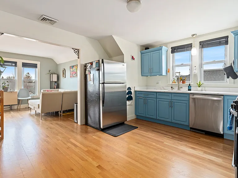 29 Ocean Ave #4 — Photo 10