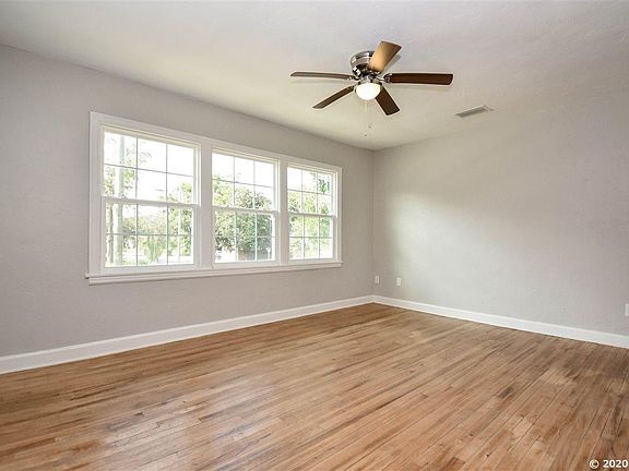 5th image of 317 NE 9th St #202