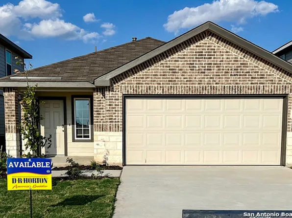 136 Honors Street, Floresville, TX 78114