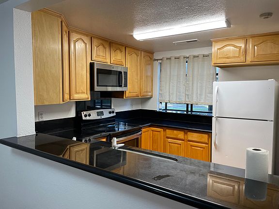 4th image of 6075 Joaquin Murieta Ave #B