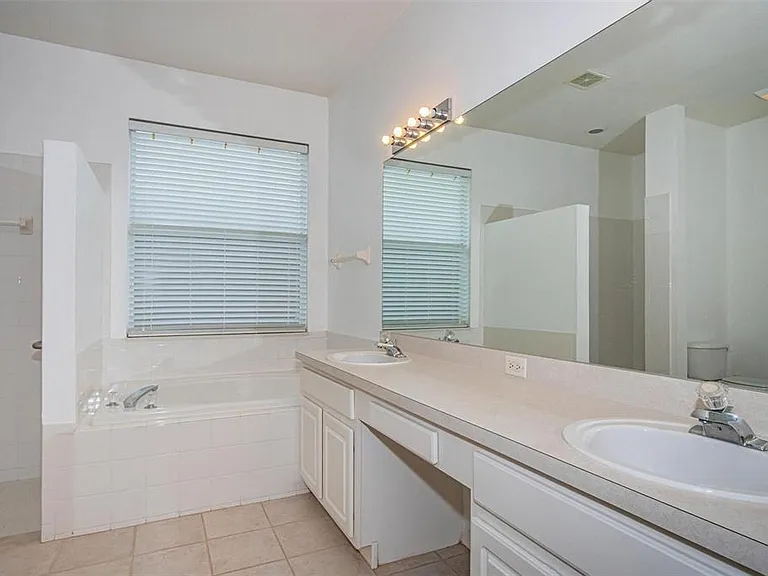 3254 Stonebridge Trl — Photo 24