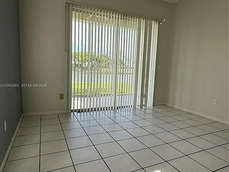 2435 SE 7th Pl — Photo 16