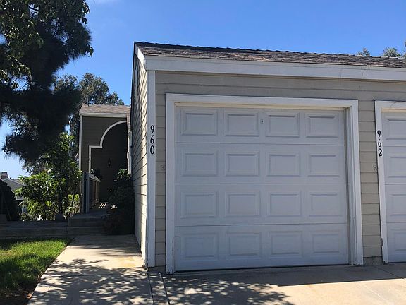 Detached garage