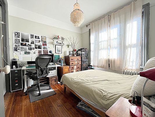 3rd image of 256 Seaman Ave APT 4A