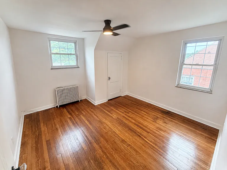 146 Evaline St — Photo 12