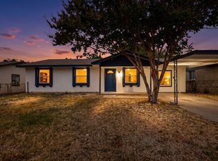 661 Edgeglen Dr, Dallas, TX 75217