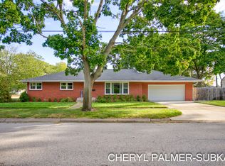 414 3rd St, Muskegon, MI 49445