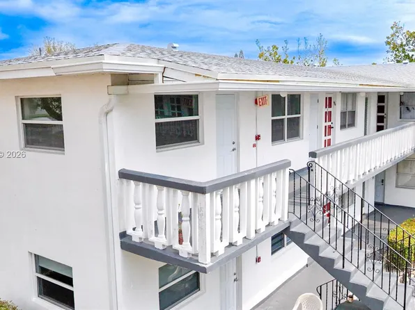 2458 Polk St APT 201, Hollywood, FL 33020