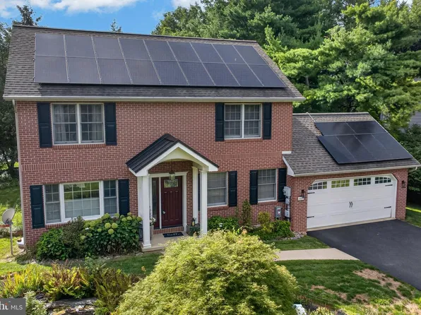 109 Farmstead Cir, Lebanon, PA 17042