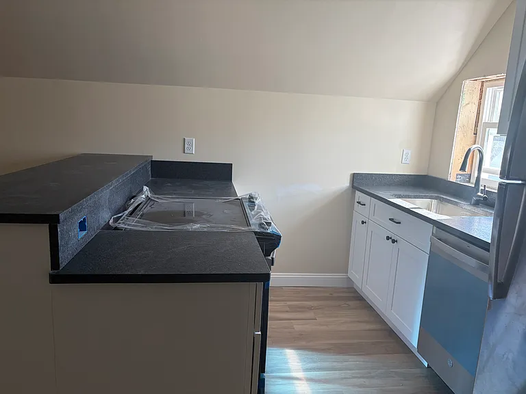 56 West St — Photo 10