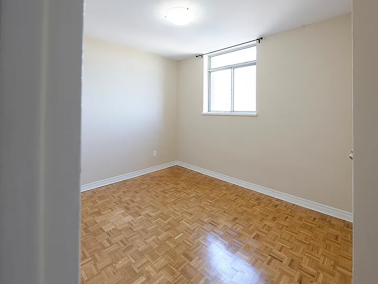 90 Eastdale Ave — Photo 65