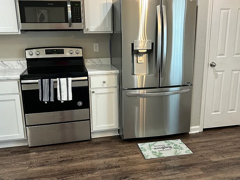 2250 Getty Dr — Photo 11