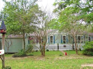 122 Mintz Ln, Cantonment, FL 32533