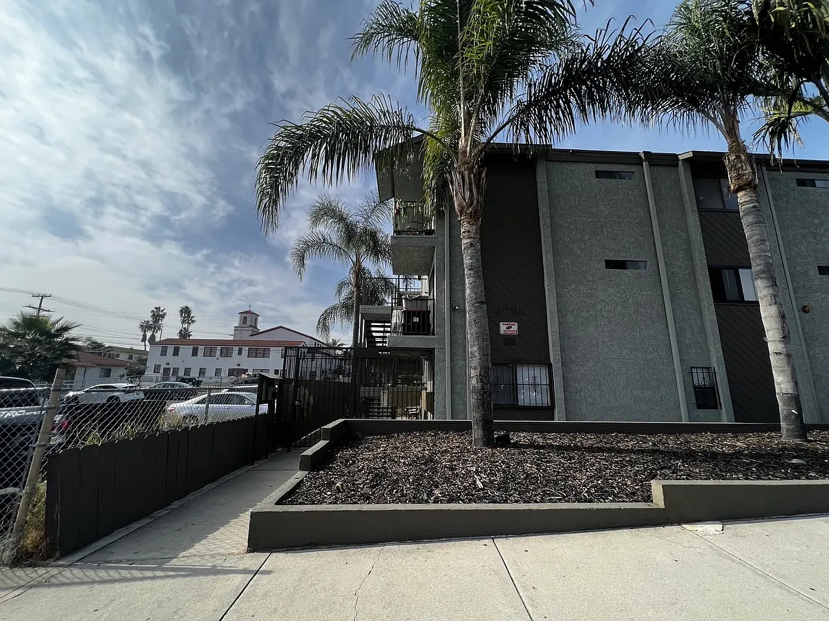 Building - 4120 Estrella Ave #14