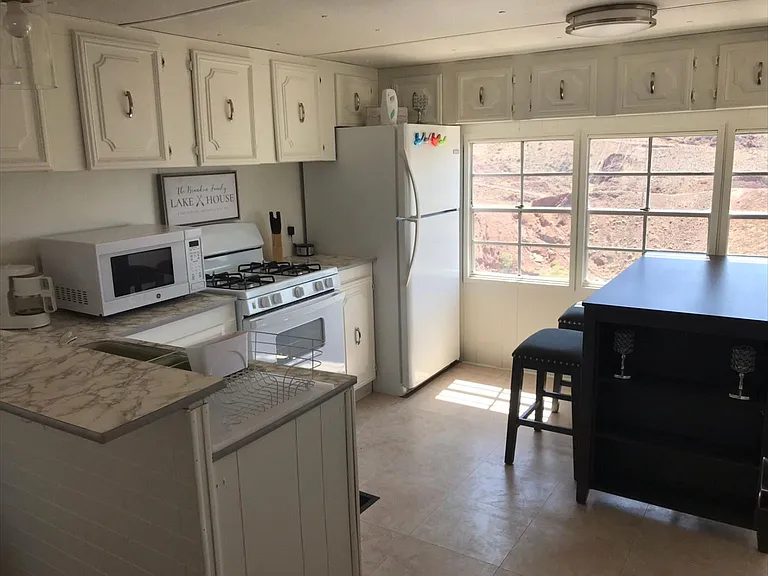 2888 Manor View Dr — Photo 9