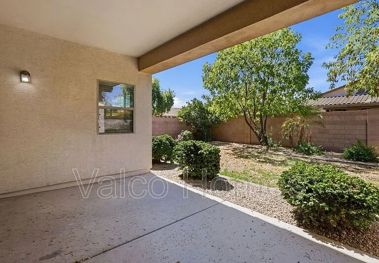 2717 E Ficus Way — Photo 32